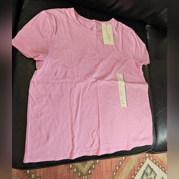 Universal Thread Tops - Universal Thread Dahlia Pink Short Sleeve T-Shirt Size Medium New With Tags